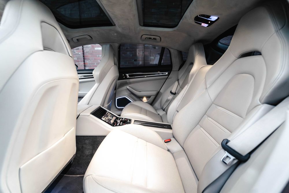 Wynajem Porsche Panamera Turbo wypożyczalnia samochodów