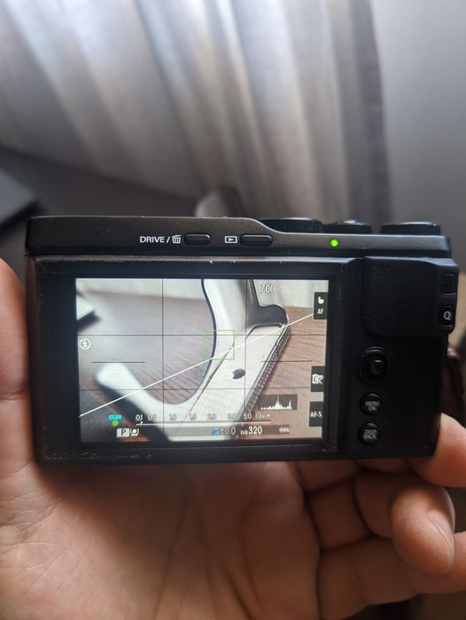 Fujifilm XF10 + leather cover + fita de pulso pele + SD 32GB