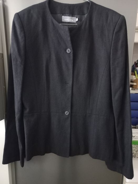 Casaco preto em linho marca Charles