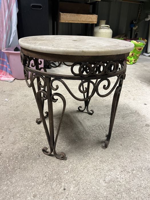 Mesa de ferro antiga