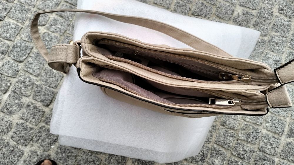 Bolça como nova cor bege barato para desocupar