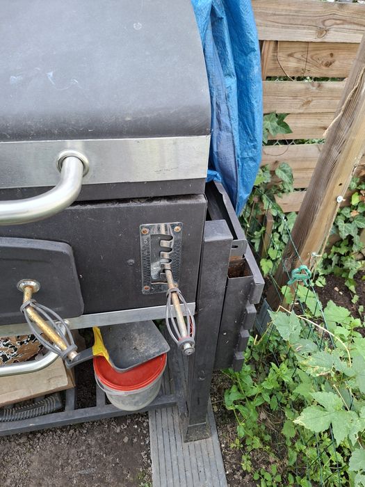 Grill weglowy duży żeliwne palenisko