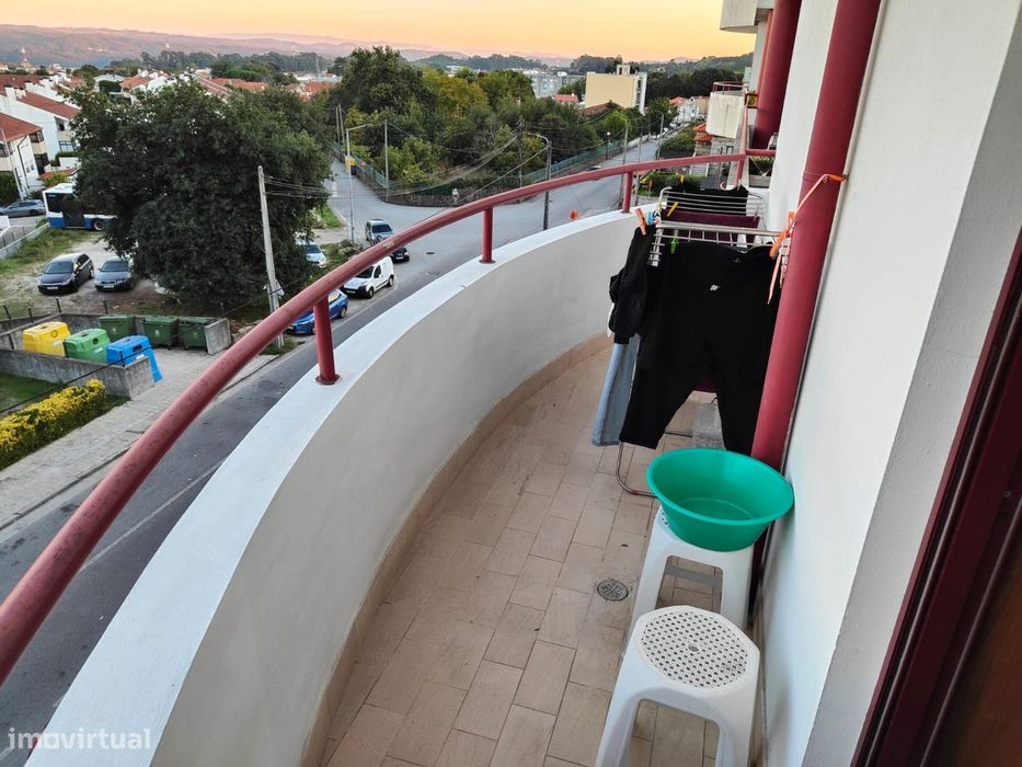 T2 em Baltar com varanda e garagem