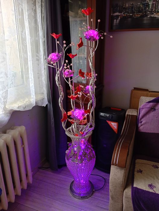 Piękna lampa podłogowa led