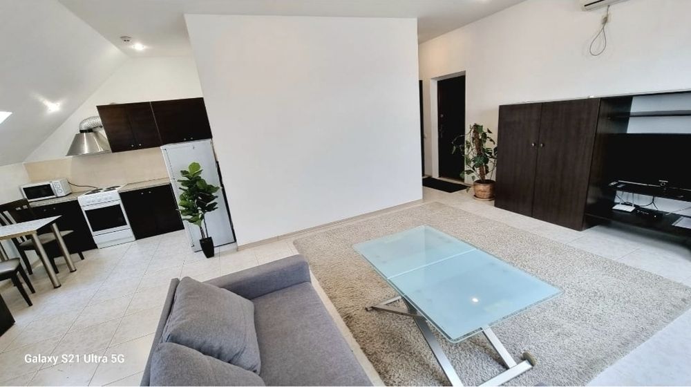 От месяца. 1 к кв. Левый берег. Риелтры не звоните.