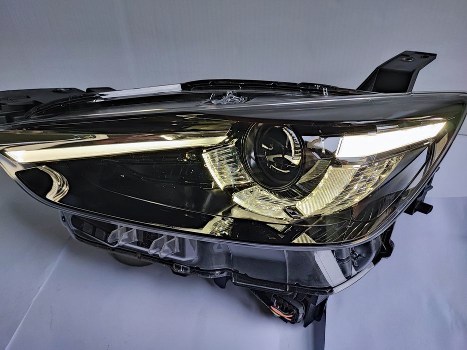 Lampa Mazda CX3 2020 LED Cx-3 reflektor 10 pin Koito