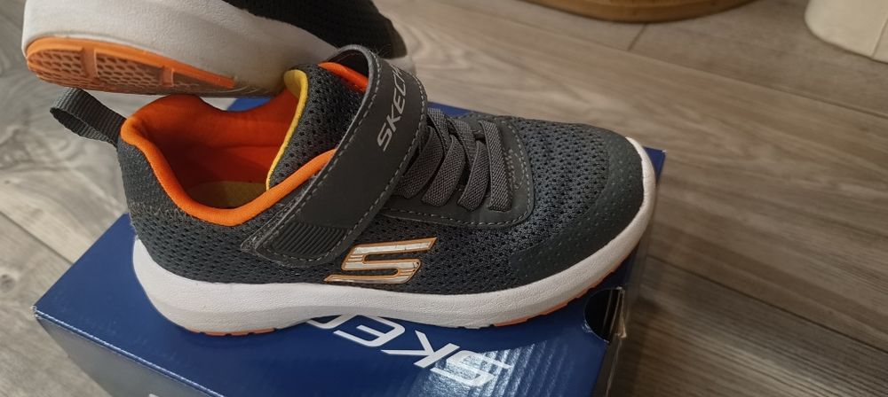 Sketchers  szare r.29
