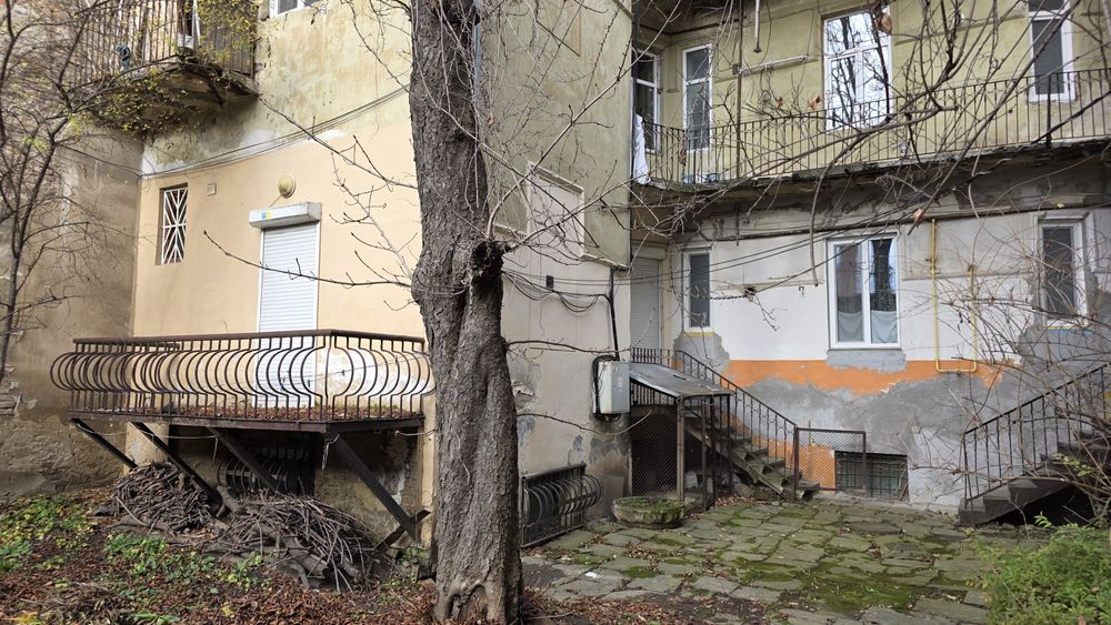 Оренда комерційного приміщення 78м2 біля  ринку у ЦЕНТРІ міста