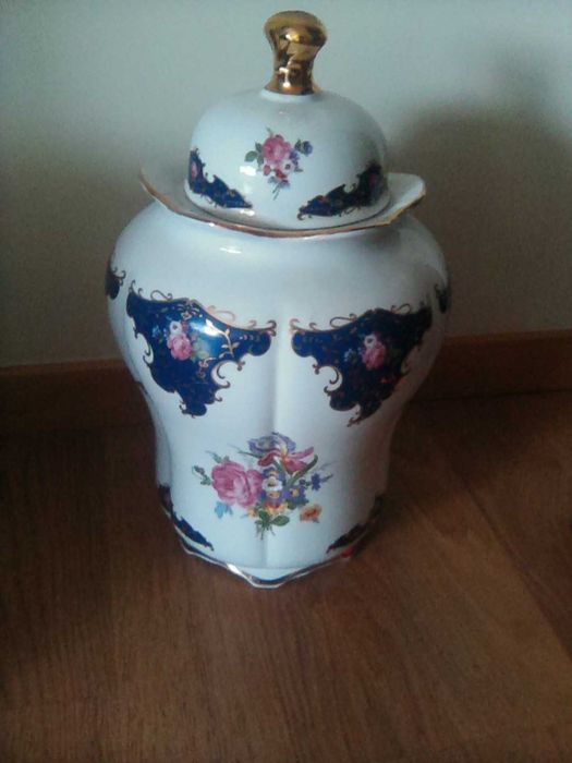 Pote com tampa de  porcelana fina Limoges
