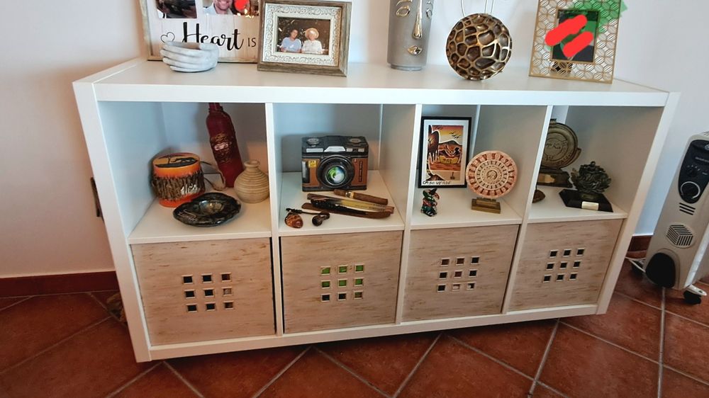 Movel kallax com 4 gavetas cubos apontamentos dourados