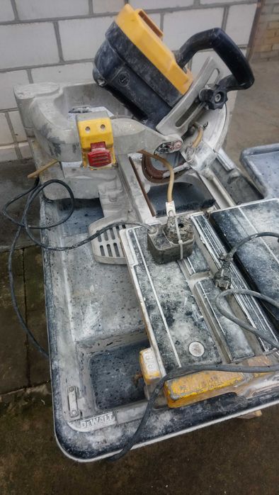 Плиткорез DeWalt 2400