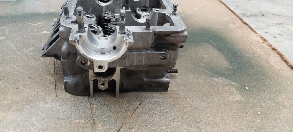 Гбц 2шт  audi a4 b6 bau,ake 2.5tdi есть мотор