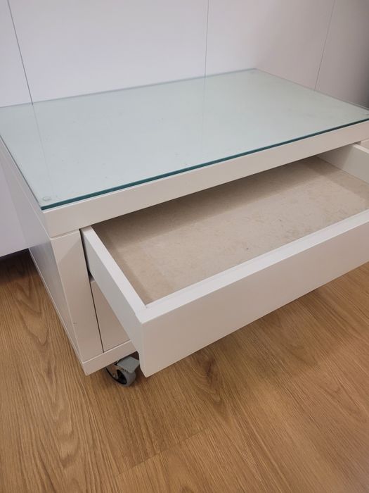 Mesa de apoio. Mesa de cabeceira 40largx70comprx48alt