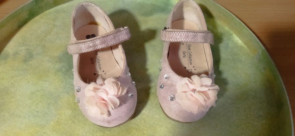 Продам дитячі туфельки