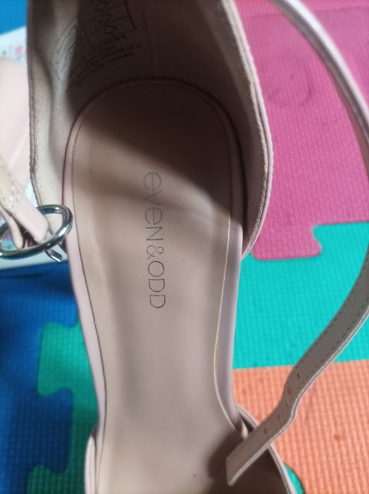 Różowe buty na grubym obcasie