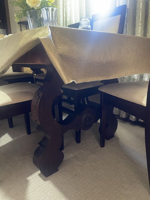 Cadeiras muito boas e bonitas . Adequadas a qualquer compartimento.