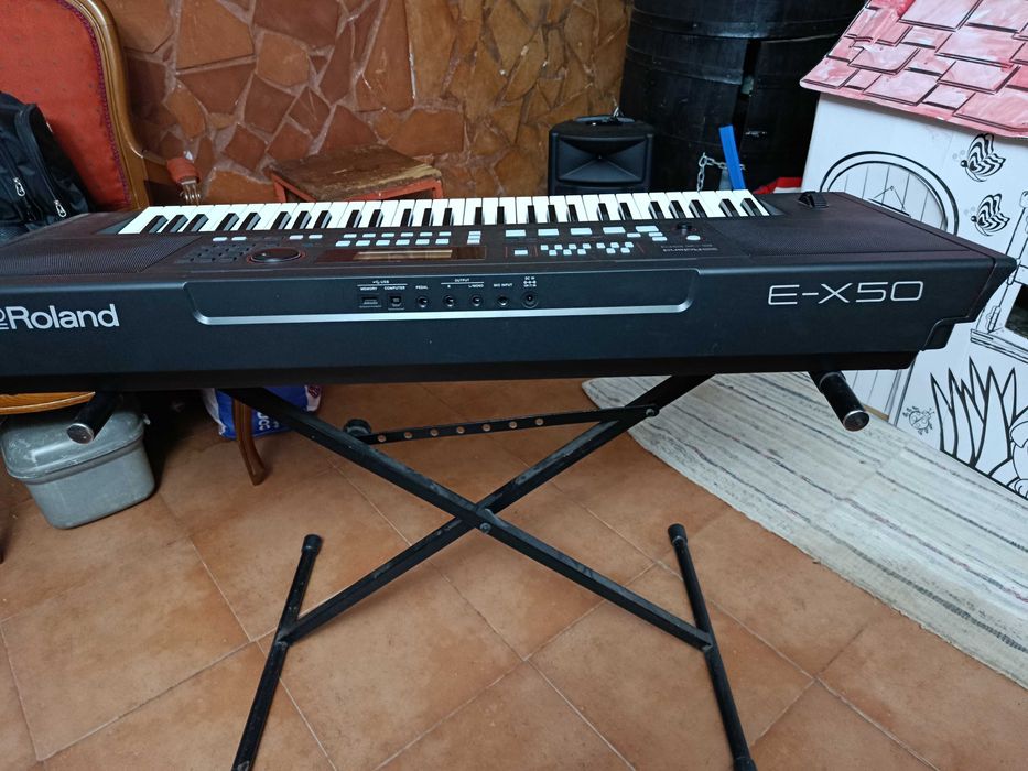 Vendo teclado Roland E-X50