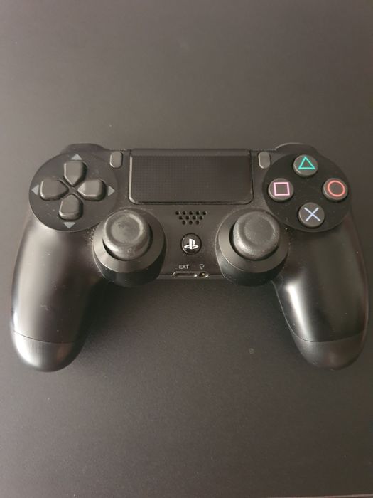 PlayStation 4 + Controller and Game64737812079106123
