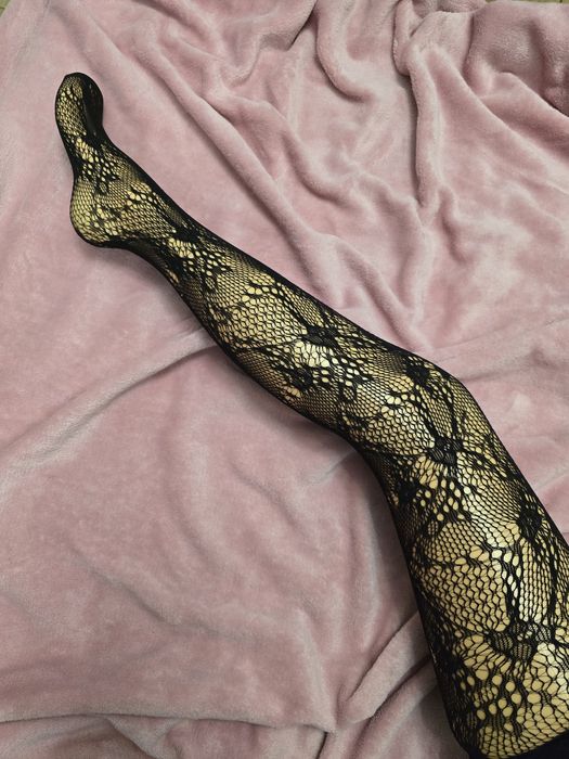 Rajstopy koronkowe czarne kwiatki