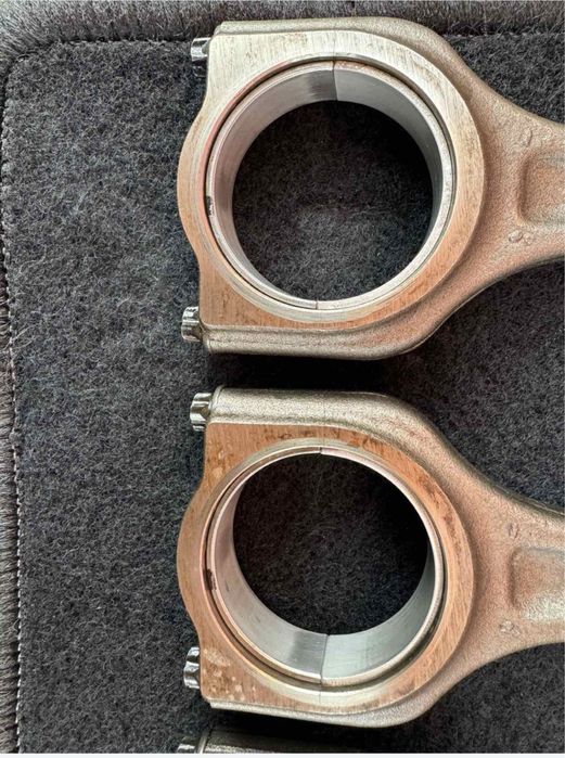 Шатуни з поршнями