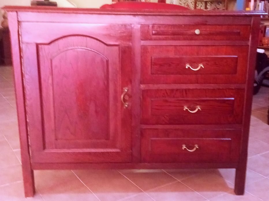 Cómoda ou pequeno aparador