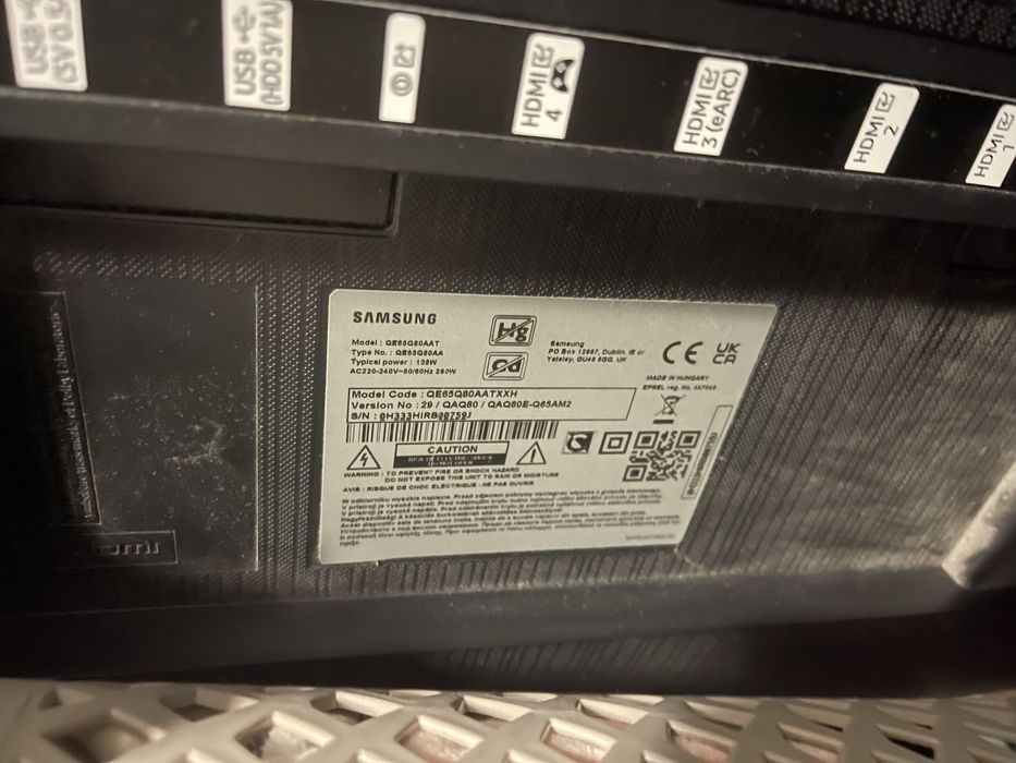 Telewizor Samsung QLED 65 cali, zbita matryca, wszytsko działa