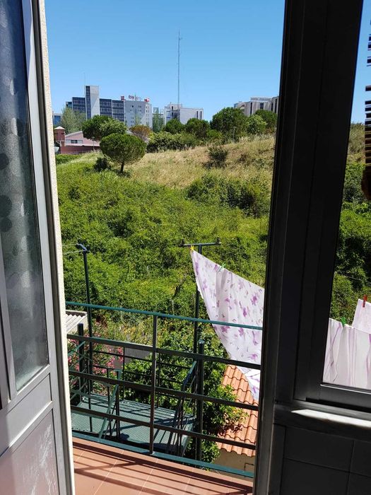 Quarto amplo com varanda Campolide, Lisboa