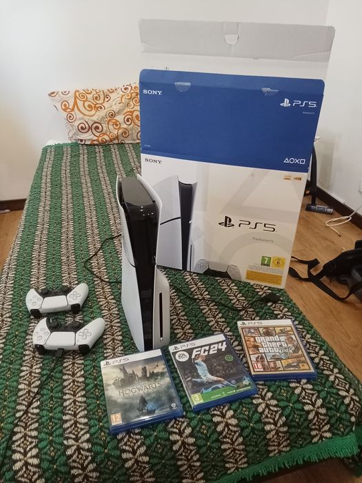 PS5 slin  20 dias de uso dois controles 3 jogos. GTA 5 Hogwarts l