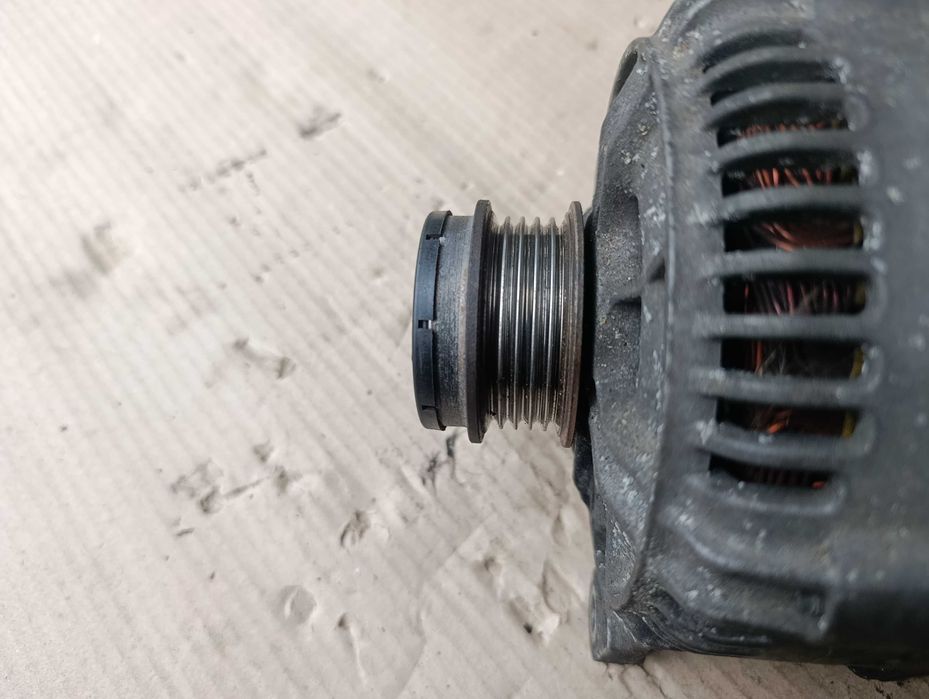 Генератор VW Passat B5 1.9 TDI Audi A4 B5 1.9 TDI 0123515003 028903028 120A Bosch