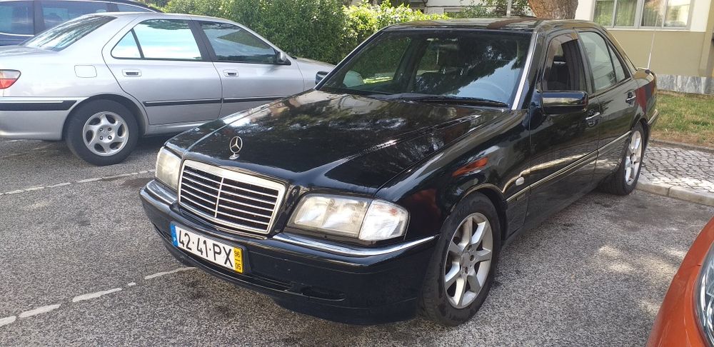 Mercedes-Bens C 250 turbo(Ja um classico C/30 anos)Em otimo estado.