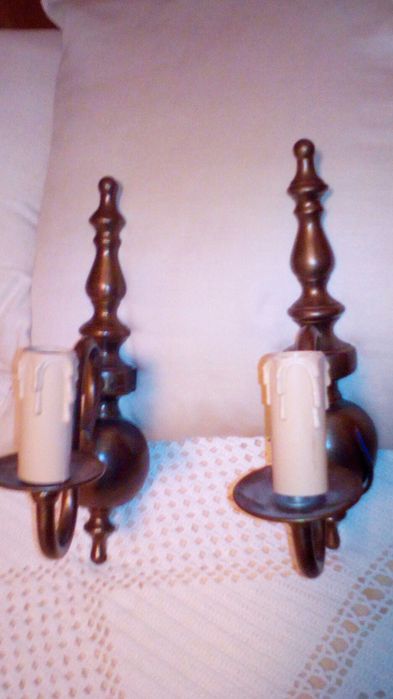 Apliques em latão eletrificados