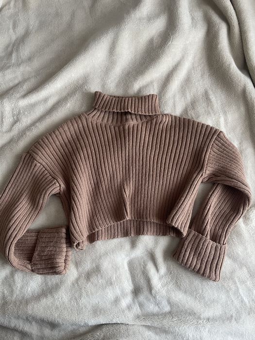 Светр укорочений