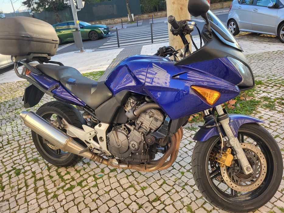 Uma fantástica Honda CBF600SA com ABS procura novo dono