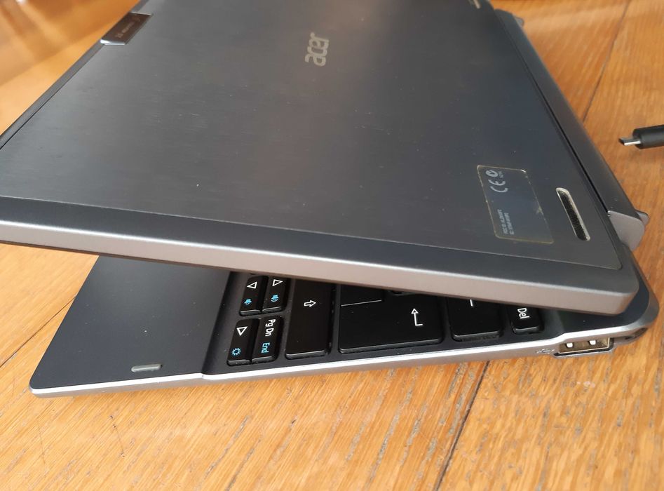 Acer Computer with Touch64584623229443122