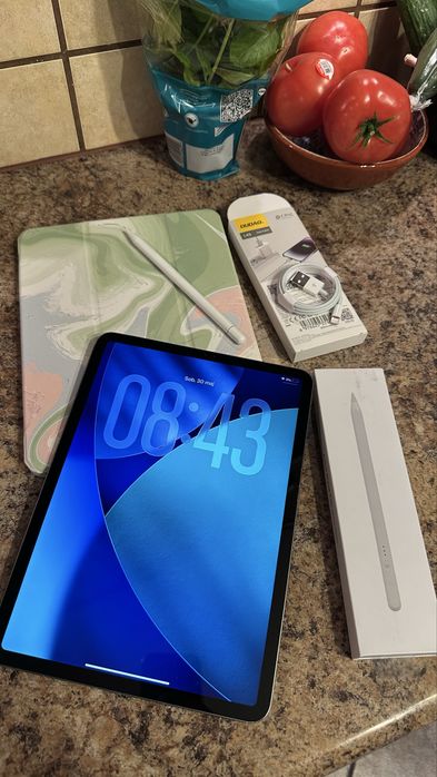 Tablet iPad Apple Air 11” - iOS 26.5 - nowe etui + NOWY RYSIK - BEZ PRZYCISKU