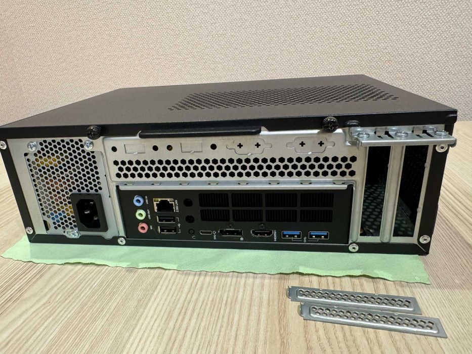 MINISFORUM 795S7 Ryzen 9 7945HX 64GB DDR5 1TB 990 Pro