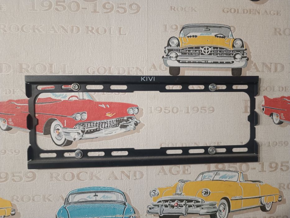 Продам телевізор Kivi 40FK30G+настінний кронштейн ківі