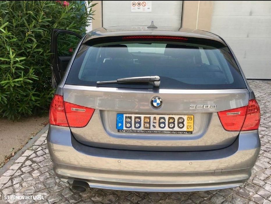 BMW 320d Touring – Nacional | 1 Único Proprietário | Teto Panorâmico | Cruise Control
