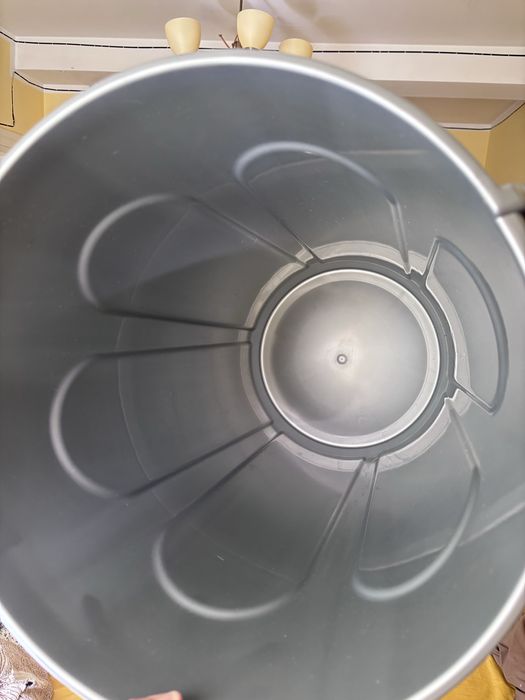 Pojemnik pydelko na karmę 12 kg/ 46 litrów
