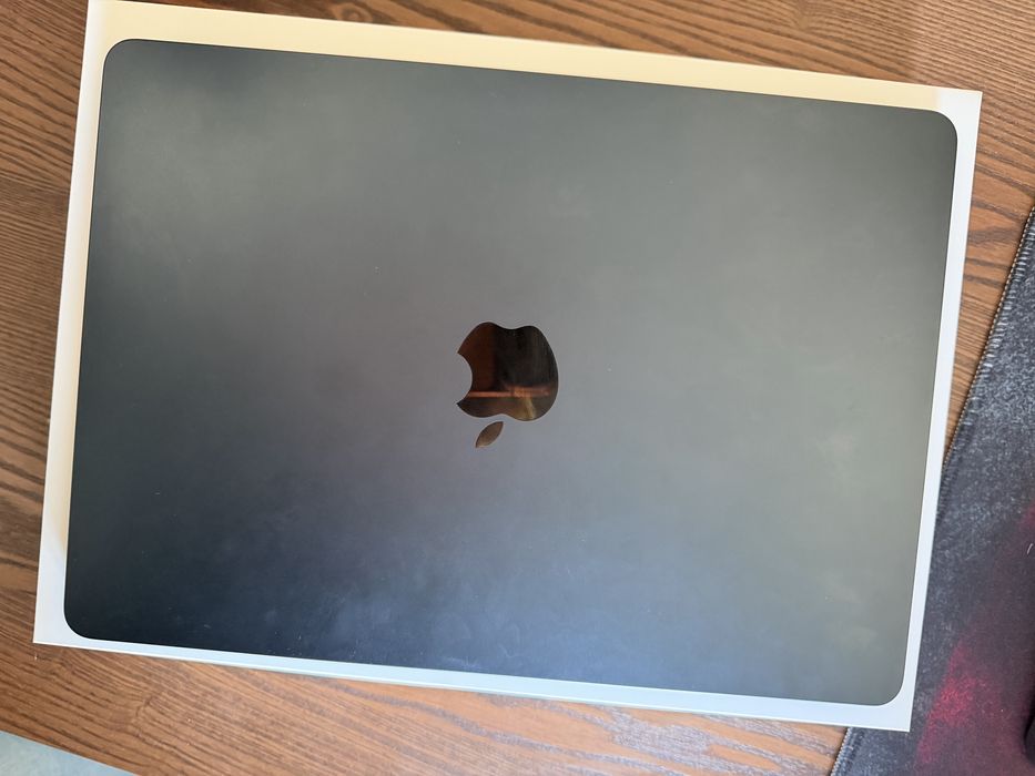 MacBook Air M5 13” | 16 GB | 512 GB SSD | Midnight | Como Novo