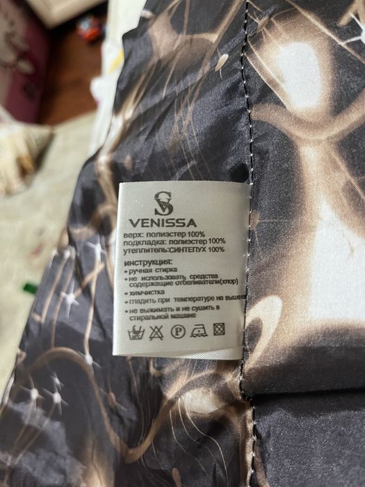 Продам белый пуховик