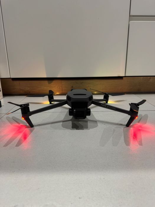 DJI Mavic 3 Classic Fly more combo - idealny