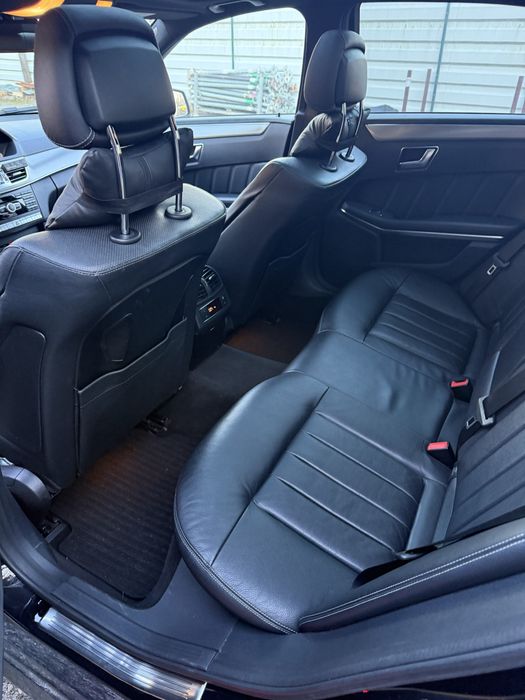 Mersedes - Benz W212.