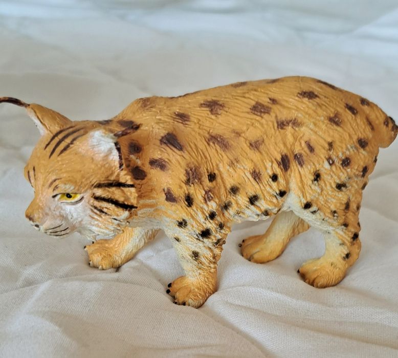 Pies i ryś, piękne i realistyczne figurki wykonane z twardej gumy