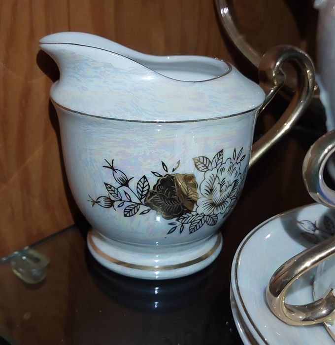 Chinese tea set.425379304256972802