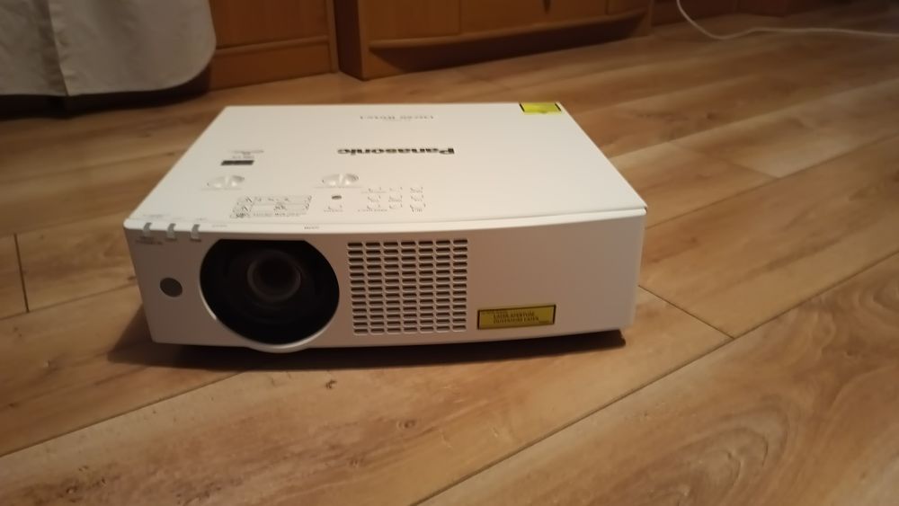 Panasonic PT-VMZ60EJ