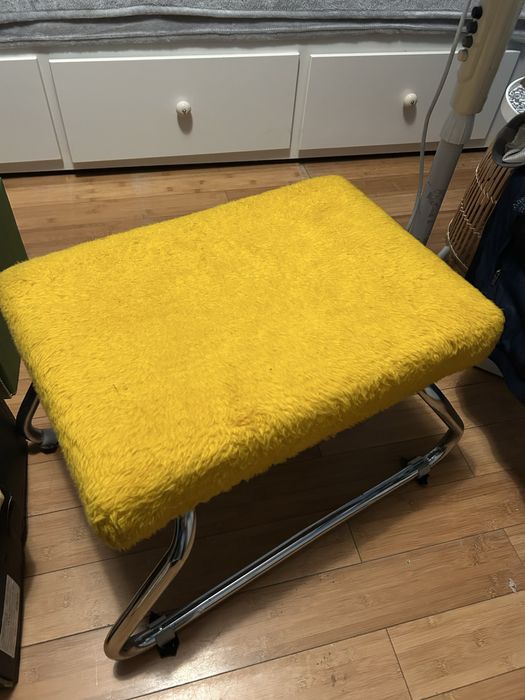 Pufa zołta otwierana wszystko widsc na zdjeciu odbior  osobisty
