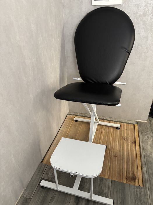 Крісло педикюрне