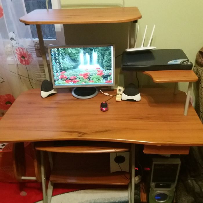 Компютерний стіл, стол