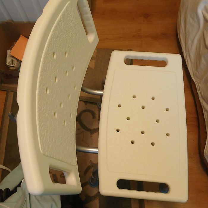 Sprzedam krzesło pod prysznic, nowe. Tarnobrzeg